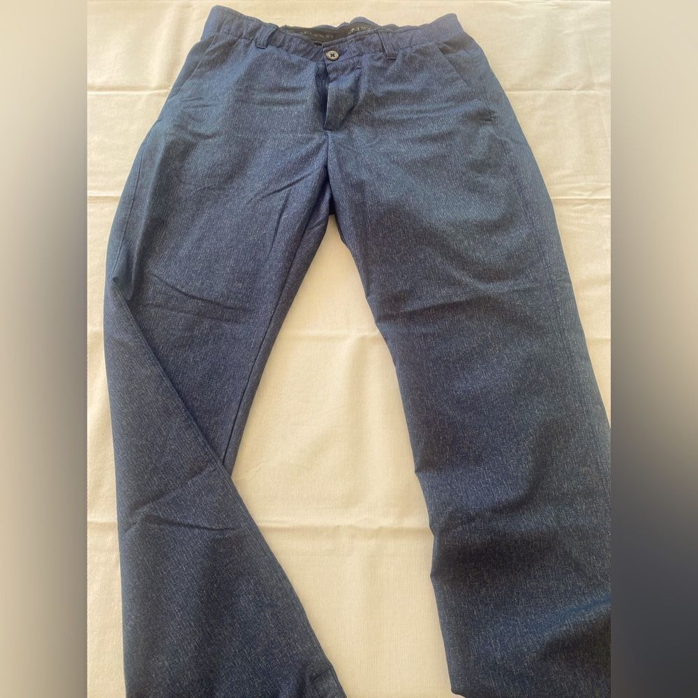 Under Armour golf pants! Excellent condition!!